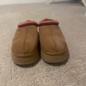 Women’s Ugg Tazz slippers